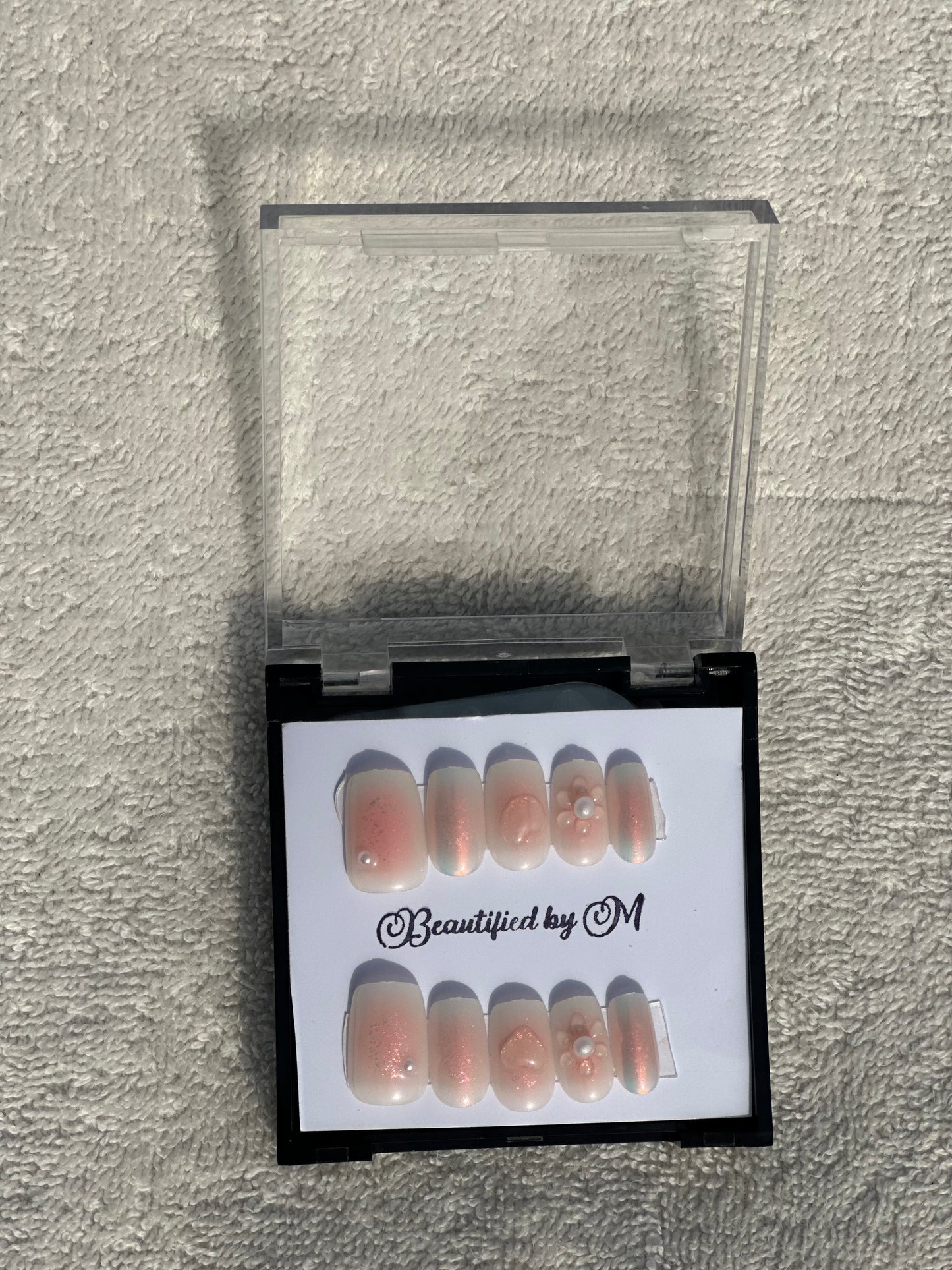 NM06: Cloudy Marshmallow Press On Nails 24 Pieces