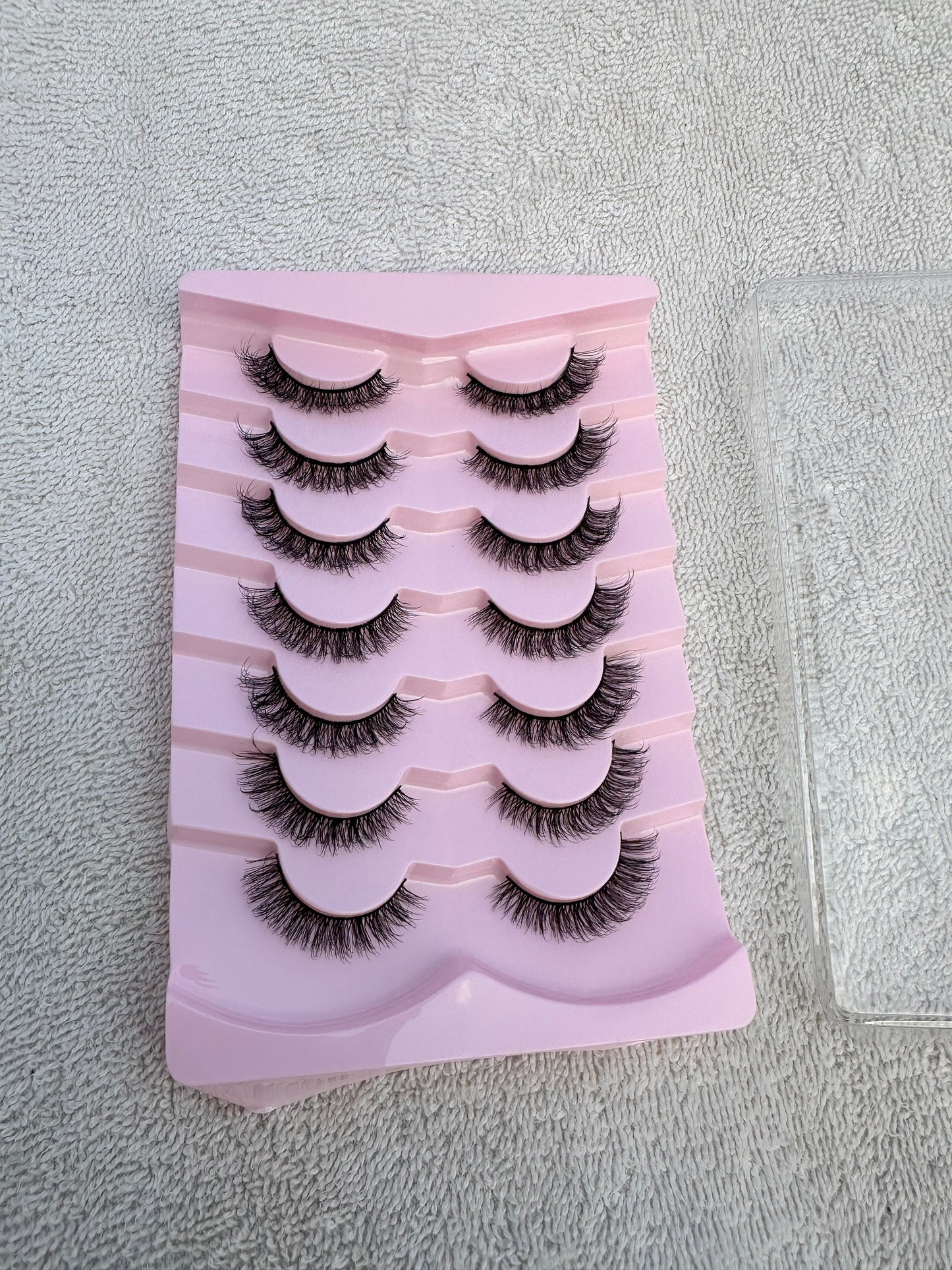 BM11: 7 Pairs Soft Natural Realistic Mink Eyelashes