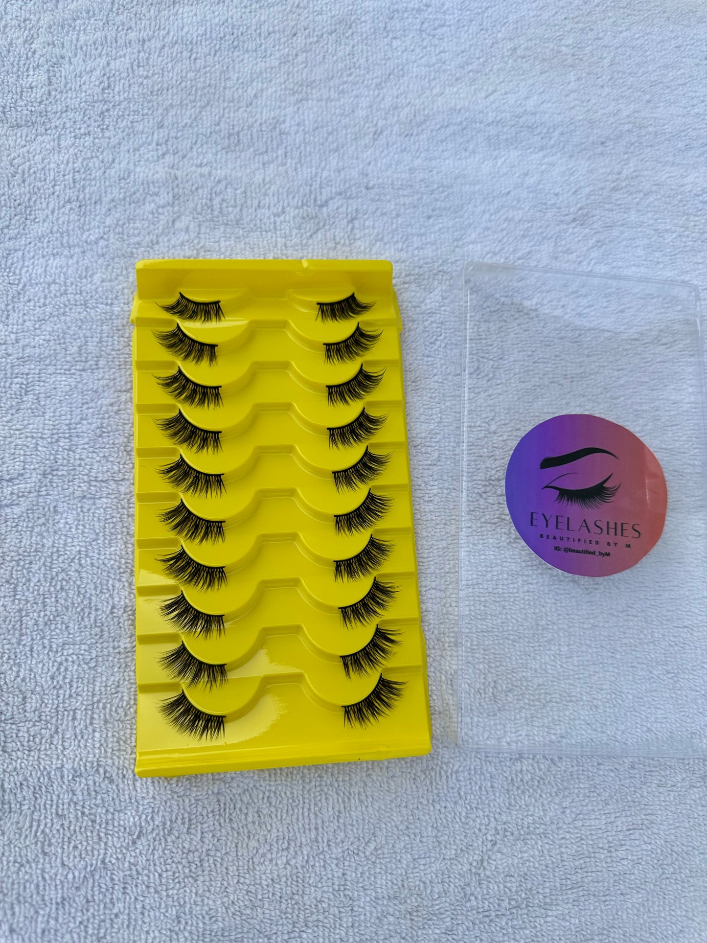 BM010: 10 Pairs Half Eye Cat Eyelashes – Natural Lift, Flirty Flair