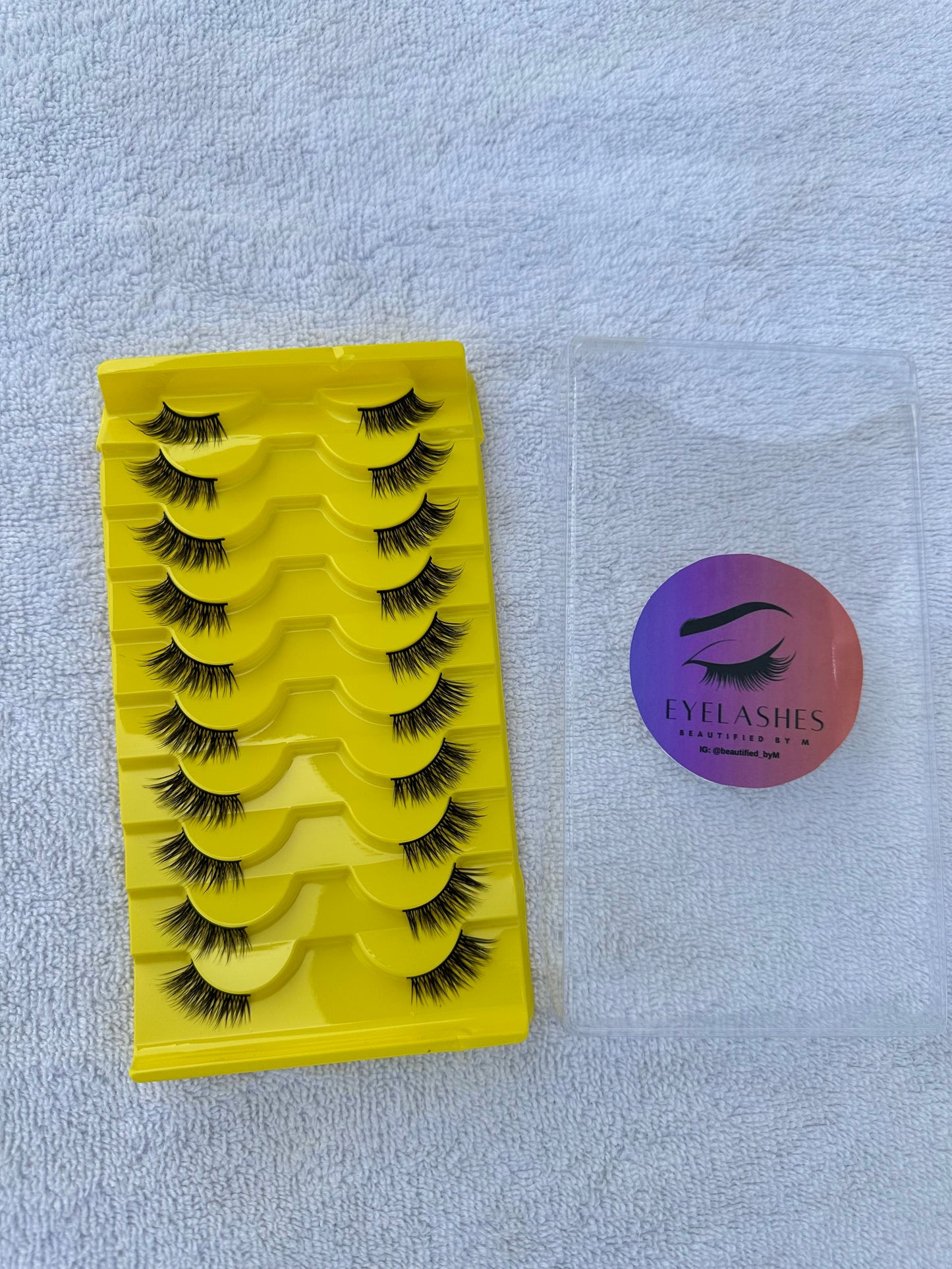 BM010: 10 Pairs Half Eye Cat Eyelashes – Natural Lift, Flirty Flair