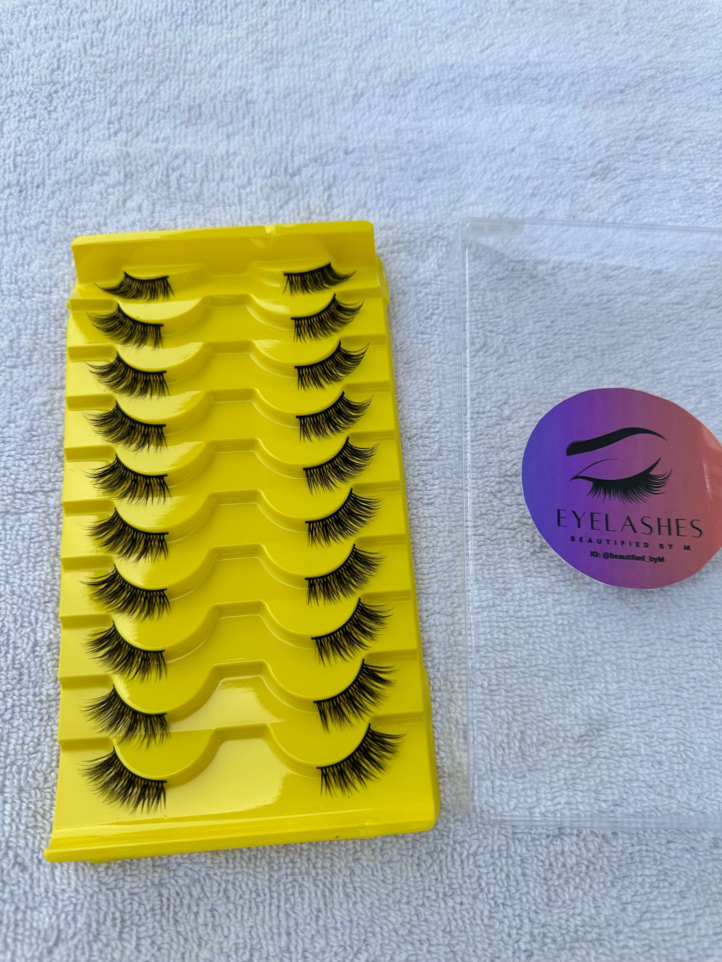 BM010: 10 Pairs Half Eye Cat Eyelashes – Natural Lift, Flirty Flair