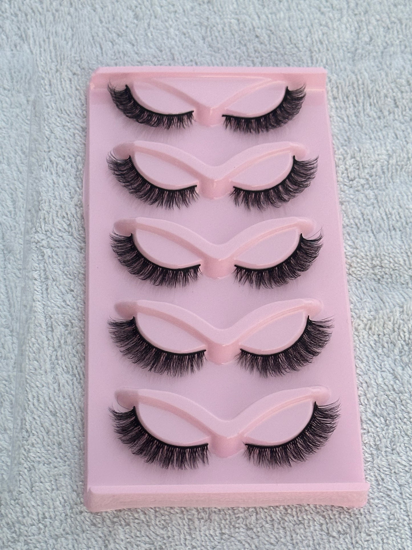 BM13F: Stunning Wispy Party Lashes 5 Pairs