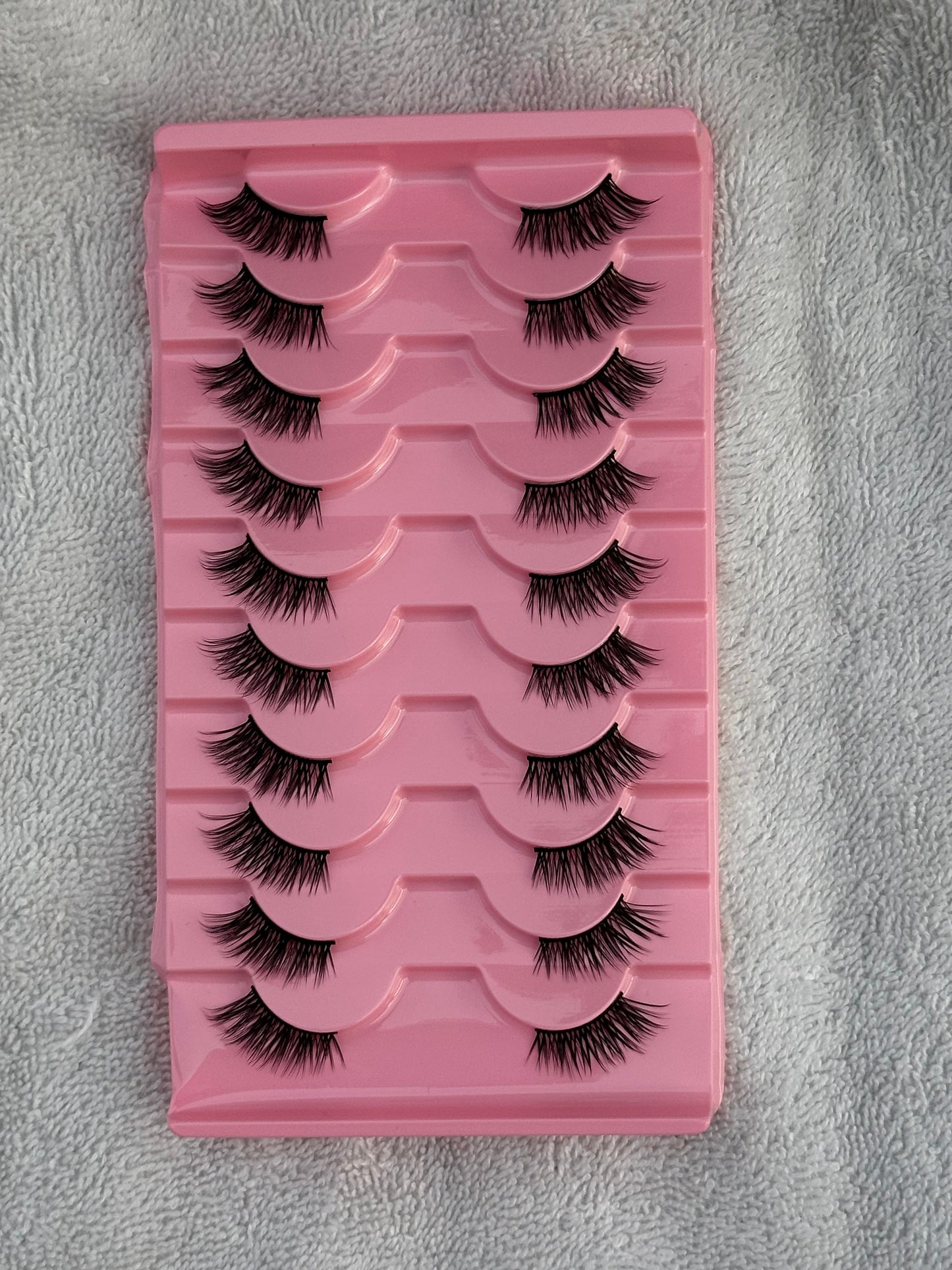BM10D: Half Fairy Cat Eye Lashes 10 pieces