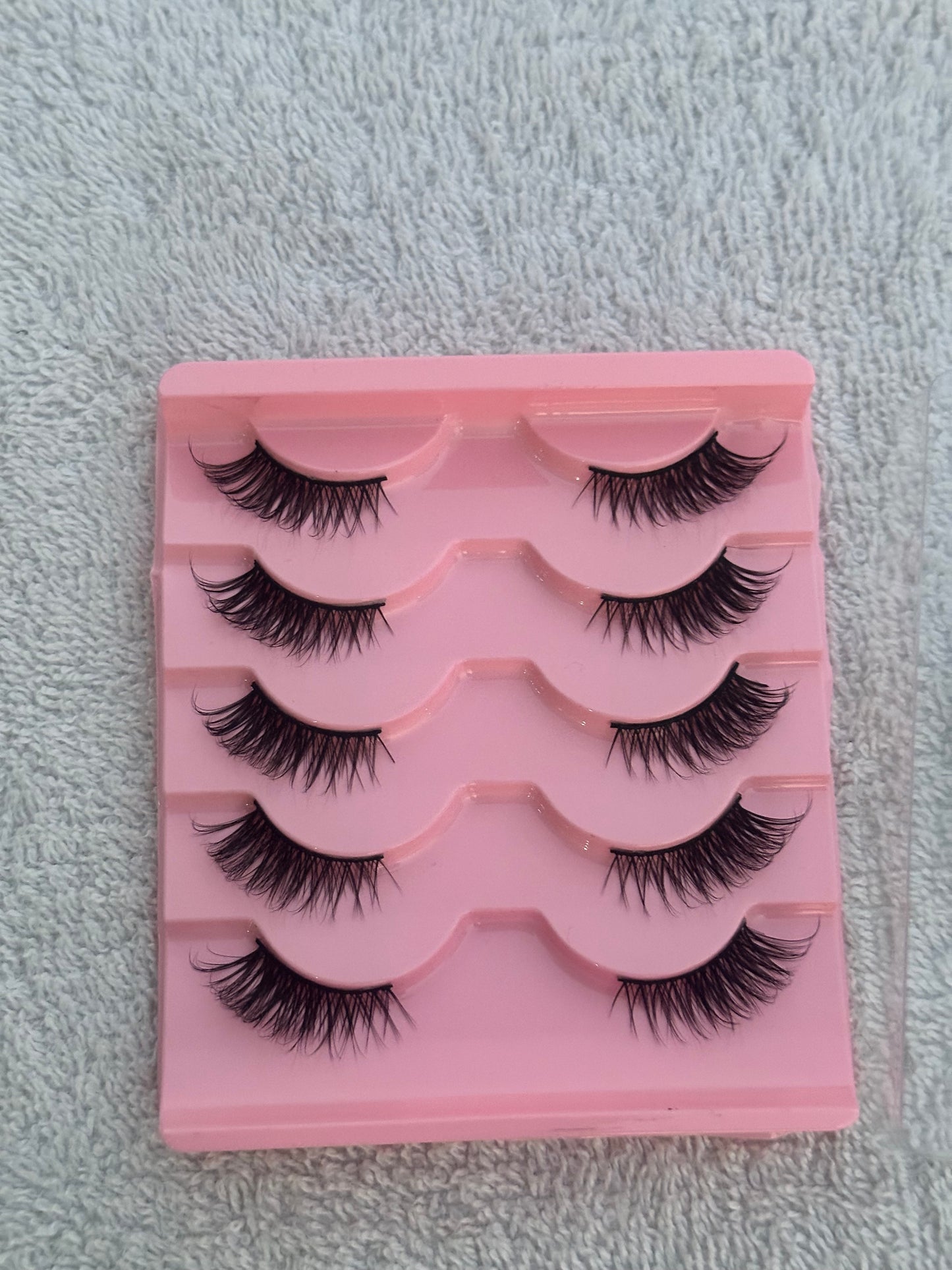 BM10F: Premium Cat Eye Natural look Strip Eyelashes 5 Pairs