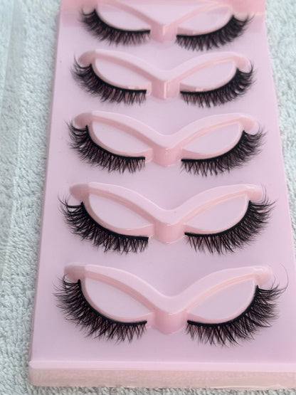 BM07: Fox Style Long Winged Natural Lashes 5 pieces