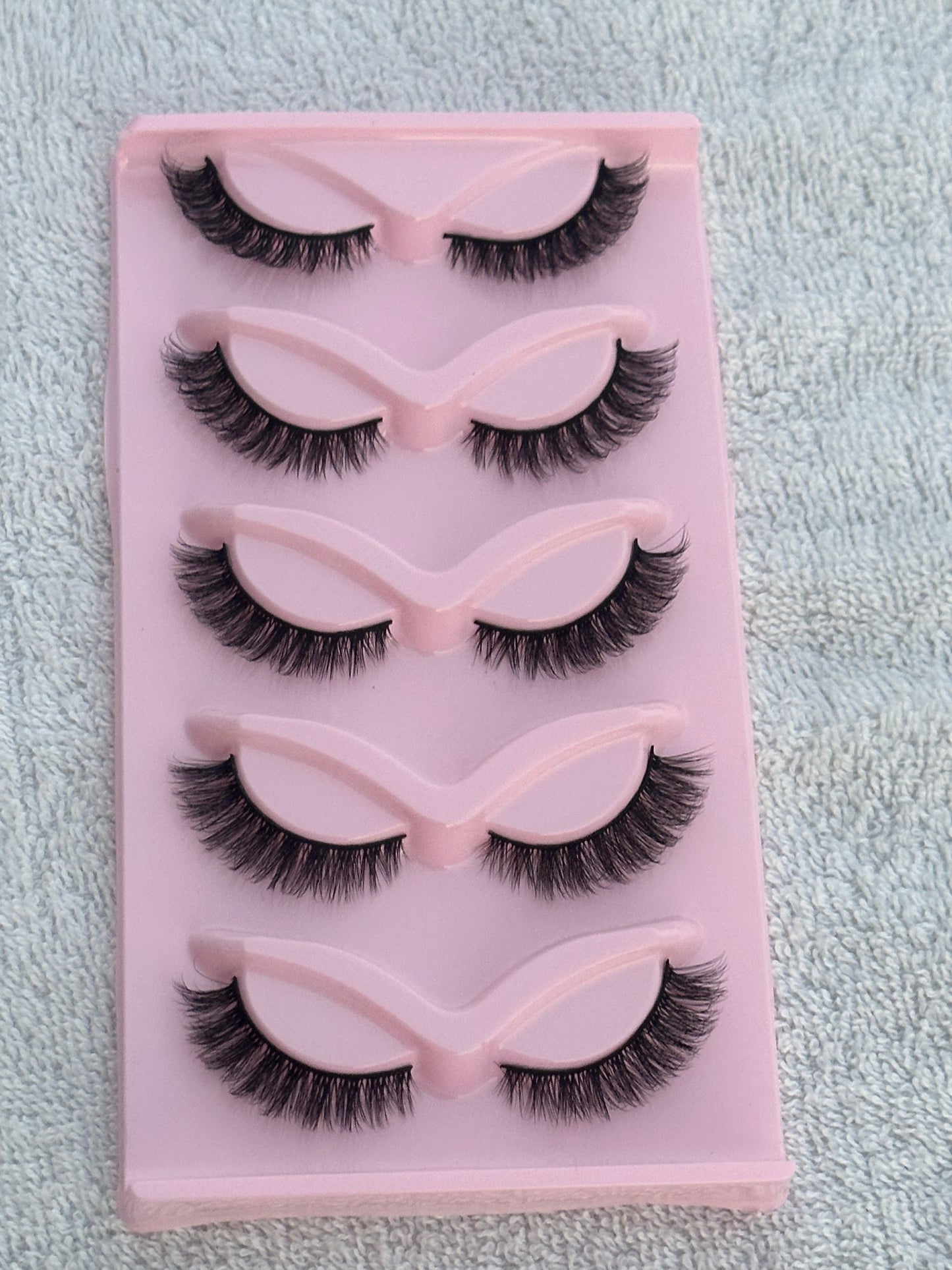 BM13F: Stunning Wispy Party Lashes 5 Pairs